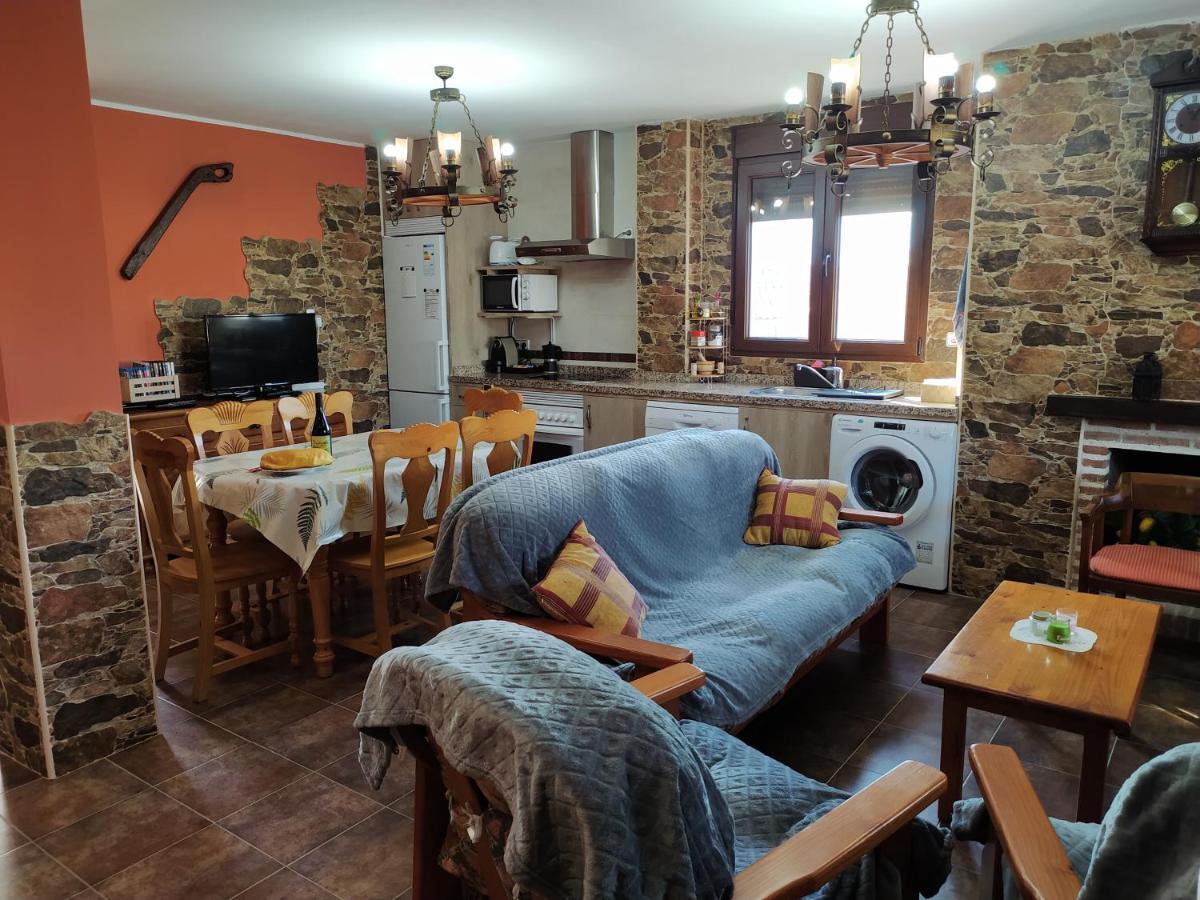 Casa Rural Mi Descanso Valdefuentes de Sangusín Buitenkant foto